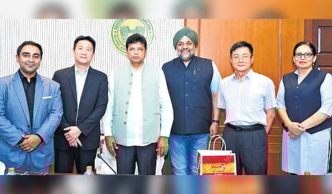 IT Minister D Sridhar Babu along with representatives of Sera Networks and LCGC Resolute Group