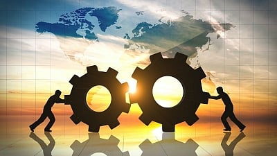 India’s economy remains on a strong growth trajectory, but risks from weaker exports and persistent inflation pressures remain.