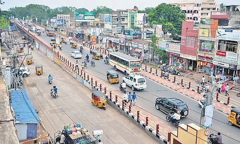 Overview of the Sankar Vilas flyover. Express