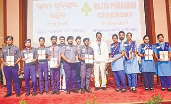 Governor with members of Odisha State Bharat Scouts and Guides | Express