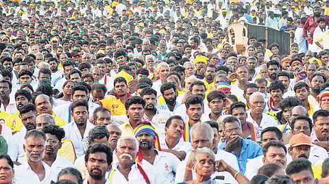 Thousands of people from across the state travelled to Thiruvidandhai on Sunday to take part in the Chithirai Muzhu Nilavu Naal Peruvizha 