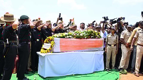Martyr Agniveer Murali Naik was laid to rest with full honours at Kalli Thanda village in Ananthapur district on Sunday.