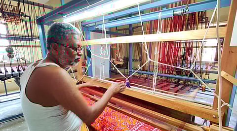 Telangana handloom weavers to get wage incentives