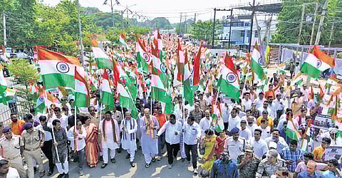 Union Minister Pradhan, dy CM KV Singh Deo and others at Parakram Shobhayatra