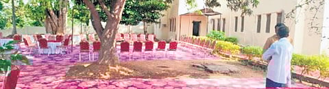 Karnataka: Amid curbs, engineer holds son’s engagement at Tungabhadra Dam