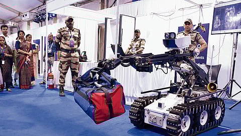 Remote-operated bomb disposal vehicle
