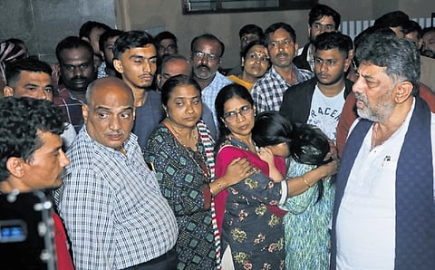 Deputy CM DK Shivakumar meets the family of Manmohan Kamath and Dinesh at at MS Palya