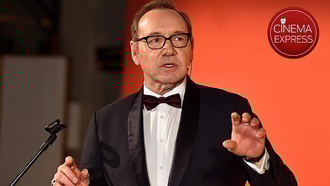 The actor, receiving the Award for Excellence in Film and Television from the Better World Fund, delivered an elongated and intense speech.