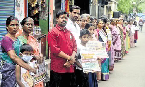 Federation of North Chennai Residents Welfare Association, along with civic groups and councillors, organised a human chain protest on Sunday 