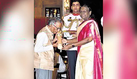 President Droupadi Murmu conferred the prestigious Padma Shri on noted economist Prof. Kosaraju Leela Krishna