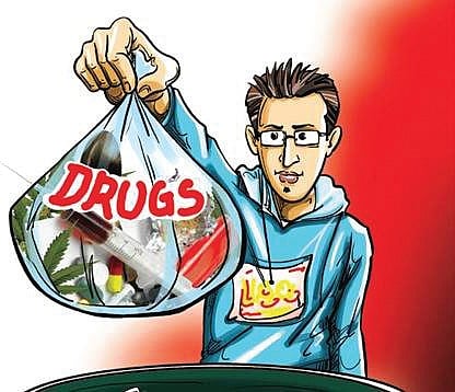 Three accused, Salim, Raju and another individual also named Raju, are absconding. A manhunt has been launched to trace them.