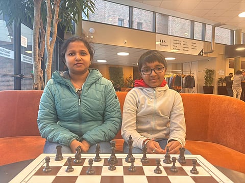 Charvi Anilkumar with mother Akhila