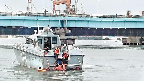 The Navy’s patrolling boat scouring the vicinity of Venduruthy bridge. Image used for representational purposes only.