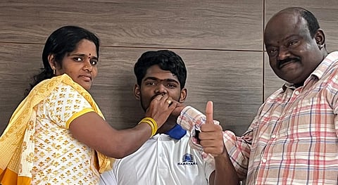  Vijayawada student Vadlamudi Lokesh who scared 10 th rank in  in the JEE (Advanced) 2025. 