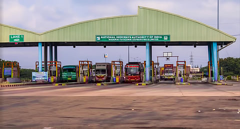The court ordered that the toll plaza cannot collect fees until maintenance is carried out.