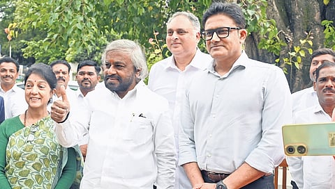 Former Indian cricket legend Anil Kumble with Forest Minister Eshwar Khandre at his residence in Bengaluru on Tuesday.