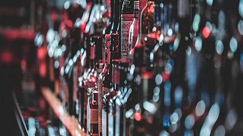 On Wednesday morning, the lock of the outlet was broken and the door was open. Local traders informed Tiruppur South Police.