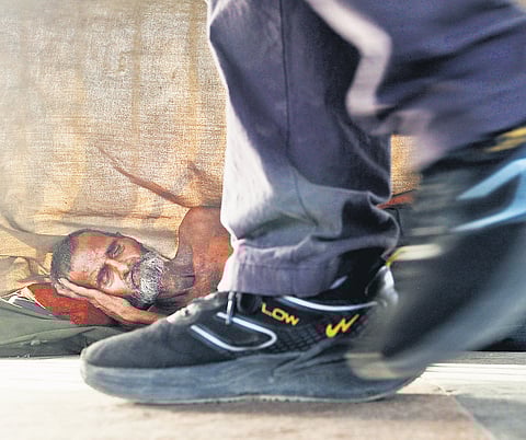 Scorched streets, silent struggles: Delhi’s homeless battle a 45°C furnace