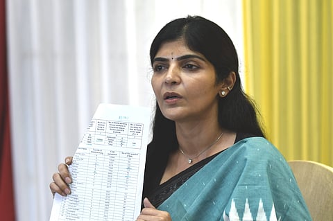 Andhra Pradesh Mahila panel demands action against journos for making vile remarks