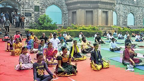 Collector highlighted yoga’s role in promoting a healthy society and preventing lifestyle disease like BP, diabetes, and hormonal imbalances.