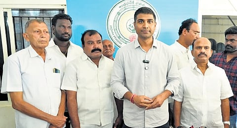 Narasaraopet MP Lavu Krishnadevarayulu addressing the media in Palnadu.