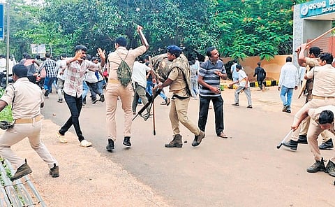 Police resort to lathi charge to disperse the BJP, BJD workers on Tuesday