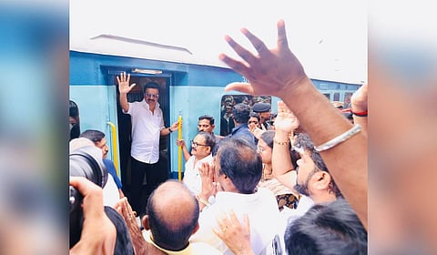 CM interacting with people when he left for Katpadi by the Shirdi Superfast Express. 