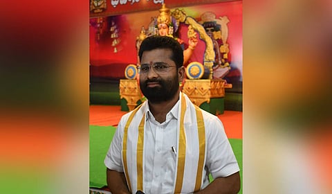  SDMSD EO VK Seena Naik addressing the media during the press conference on Monday. 