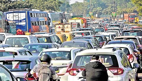 Delhi govt to deploy joint teams to enforce fuel ban on ELVs