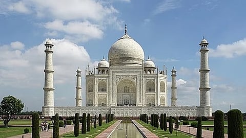 Taj Mahal.