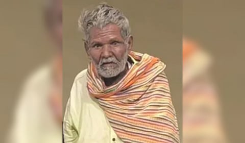 Hanumant (in pic) used to quarrel with Renukamma frequently, suspecting her fidelity. In 2002, Hanumant murdered Renukamma with some sharp weapon. 