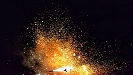 The factory is owned by Ganesan of Thiruthangal and operates with a PESO license. 