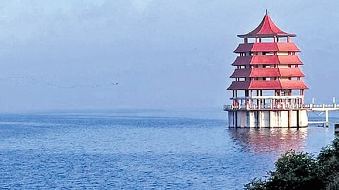 A view of Chembrambakkam lake