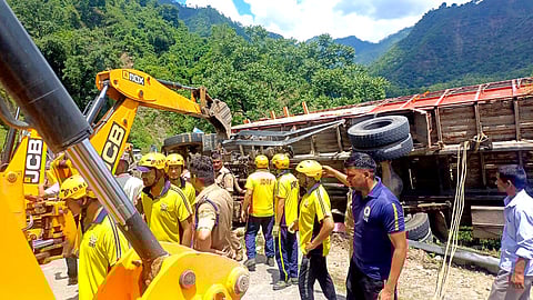 16 injured and four critically wounded pilgrims have been referred to AIIMS Rishikesh for advanced medical care. 