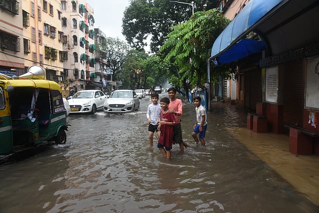 In the past 24 hours, Alipore recorded 81.6 millimetres of rain, Dum Dum 99.3 millimetres, and Salt Lake 88.3 millimetres