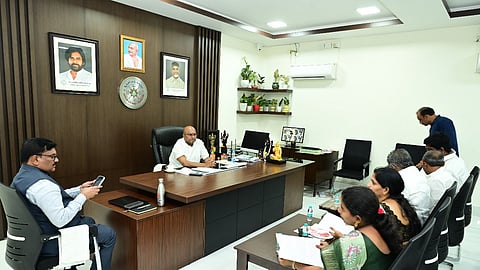 GMC Mayor K Ravindra addressing a standing committee meeting.