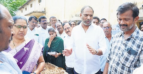 Energy Minister Gottipati Ravi Kumar assured full support to tobacco farmers during his visit to the J Panguluru procurement centre on Thursday. 