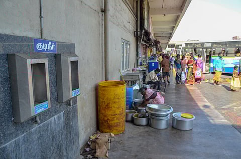 Several people alleged that the Tirunelveli Corporation did not take action against the encroachers because they had political support.