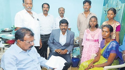 TN Commission for Scheduled Castes and Scheduled Tribes conducts inquiry with the family of the deceased wage labourer in Tiruppur 