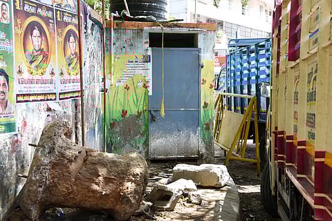 A toilet near Marakkadai bus stop in Tiruchy 