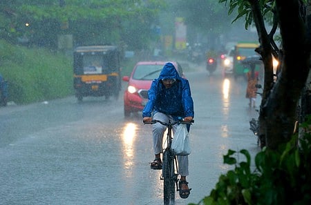The India Meteorological Department (IMD) on Saturday issued an 'orange alert' for three hours in the morning in Alappuzha, Kottayam, Idukki, Ernakulam, Thrissur, Malappuram and Kozhikode districts.