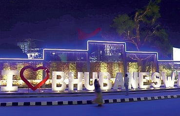 Bhubaneswar leaps to 9th among India’s cleanest big cities; Aska, Chikiti bag Presidential awards