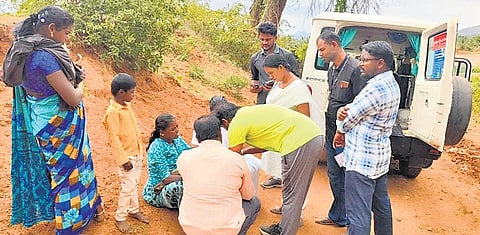 The team trekked 2.5 km up the hill to Kadambakuttai village in Krishnagiri and met the pregnant woman on Saturday.