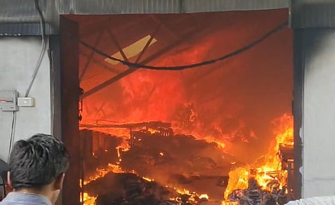  A fire broke out at Jayanagar Shopping Complex around 10am on Monday