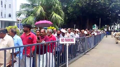 According to officials, the current plan is to halt the procession at 26 locations across the three districts to facilitate public tributes. 
