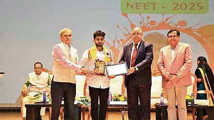 The event brought together students, parents, educators, and dignitaries to honour the meritorious students who cracked the NEET and JEE 2025. 