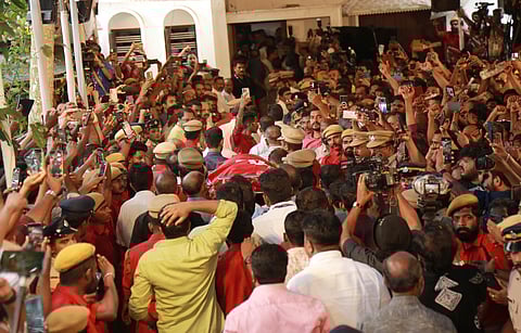 People saw in him their saviour. Someone who was patient enough to lend an ear to their woes, a politician who was never reluctant to take up their causes, an Opposition within his own party, a leader of the masses.
