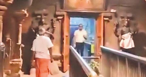 HR&CE officials have clarified that the SP visited the shrine before the Perur Patteeswarar Temple was closed.
