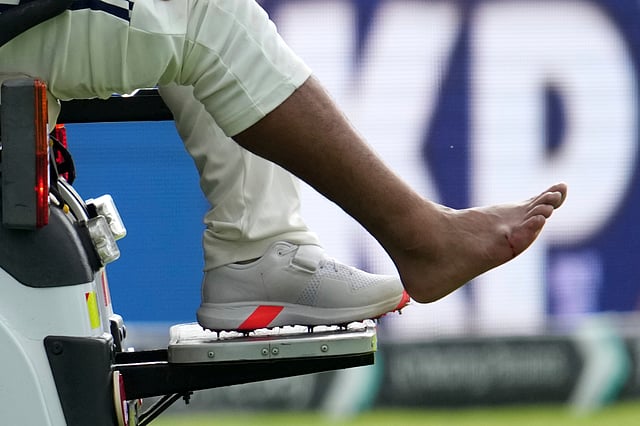Rishabh Pant's right foot