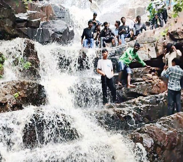 Following the rains, people enjoy at Raikal waterfalls in Karimnagar 